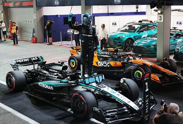 Russell gana en Singapur y McLaren revalida el título de constructores