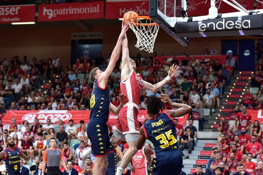 El UCAM Murcia CB arrasa al MoraBanc Andorra para ser el primer líder de la Liga Endesa