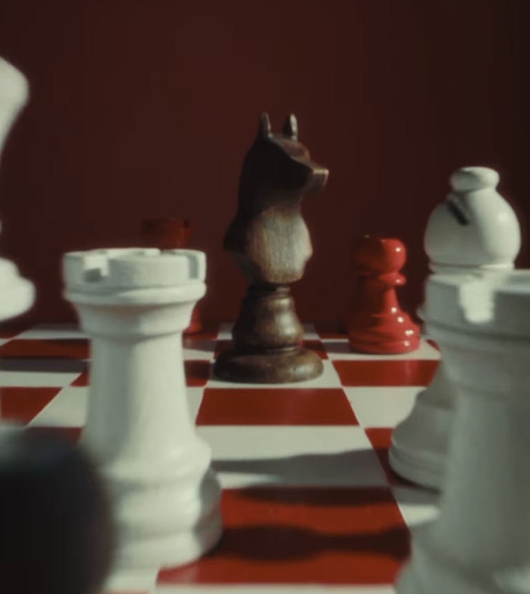 Un frame del vídeo en el que La Gossa Sorda anuncia que "comença la partida" - Un frame del vídeo en el que La Gossa Sorda anuncia que "comença la partida"