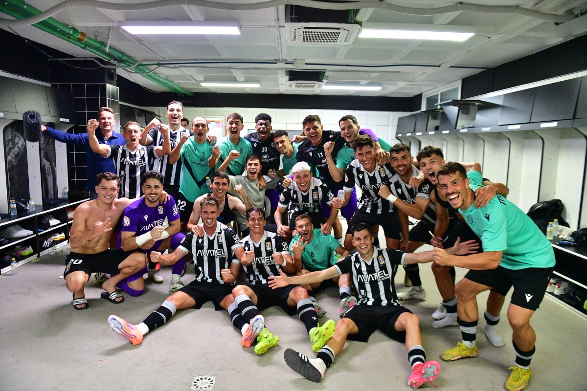 El Efesé es tercero en Primera RFEF y el Murcia sale del descenso pero está lejos de la cabeza