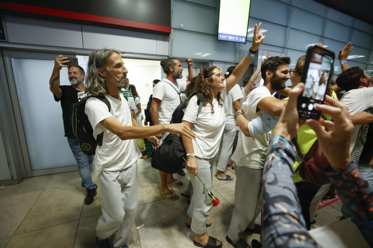 Los españoles de la flotilla denuncian malos tratos de Israel: 