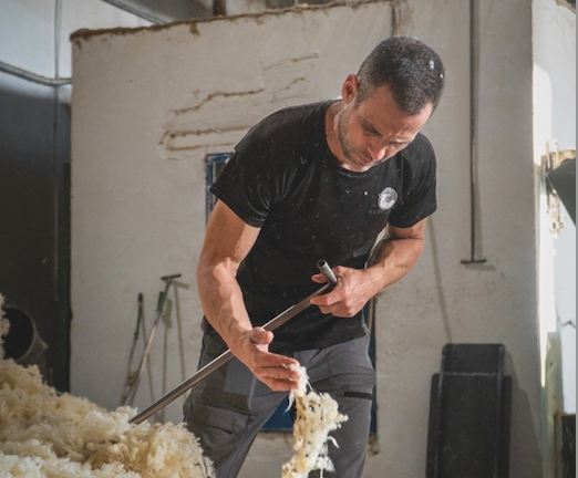 El objetivo de WoolDreamers es revalorizar la industria de la lana española, especialmente la merina, y los oficios.