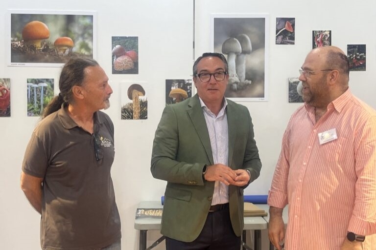 Rubén Ibáñez, presidente de la Autoridad Portuaria, recibe el premio 'Boletaire de l’Any' de Asmicas