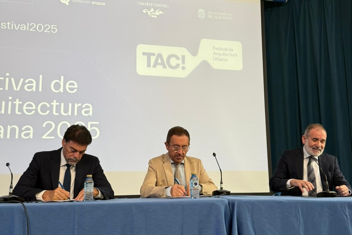 De izquierda a derecha: Luis Barcala, Andrés Perelló e Ignacio de Julián