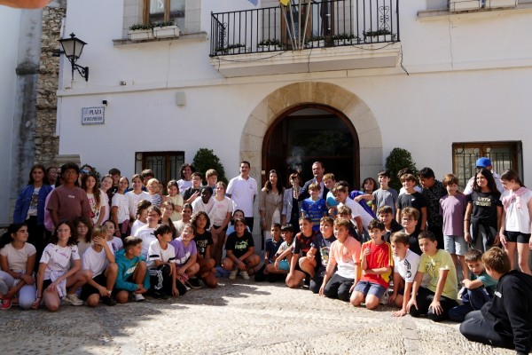 La Diputación acerca los valores de inclusión a niños de Peñíscola con una jornada de juegos adaptados