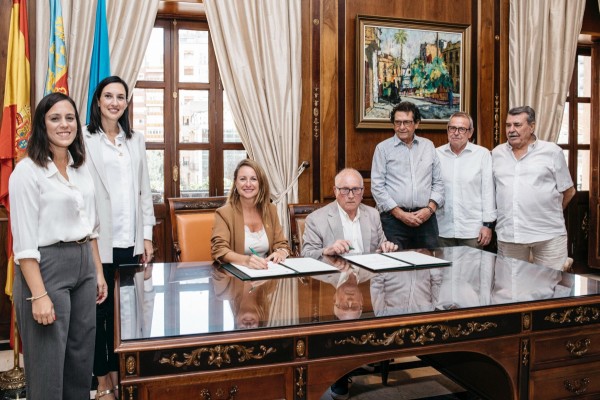 La asociación Mar i Vent entrega a Castelló más de 1.100 piezas para el nuevo Museo de la Mar