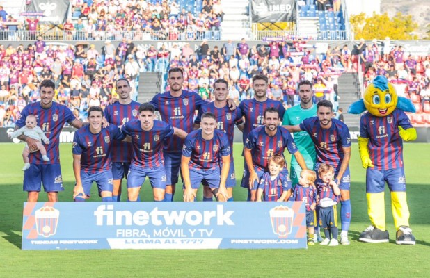 El Eldense firma los mismos números que hace un año en su arranque liguero
