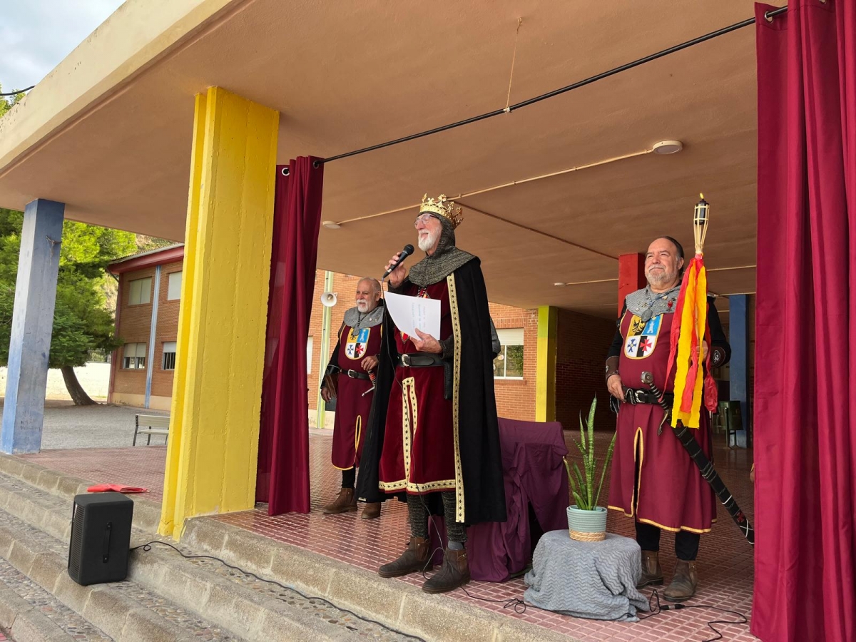 El Correllengua recorre los colegios de la Vall d'Uixó para celebrar la lengua y la cultura valenciana