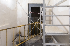 La Generalitat estima en 300 los ascensores afectados por la Dana pendientes de reparación 17 meses después