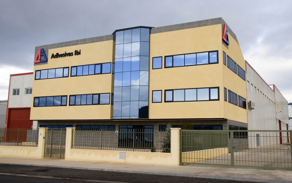 Adhesivas Ibi implanta sistemas de análisis ambiental y obtiene el Registro de Huella de Carbono del Ministerio