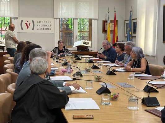 El CVC advierte sobre el turismo masivo y la gentrificación del centro de València
