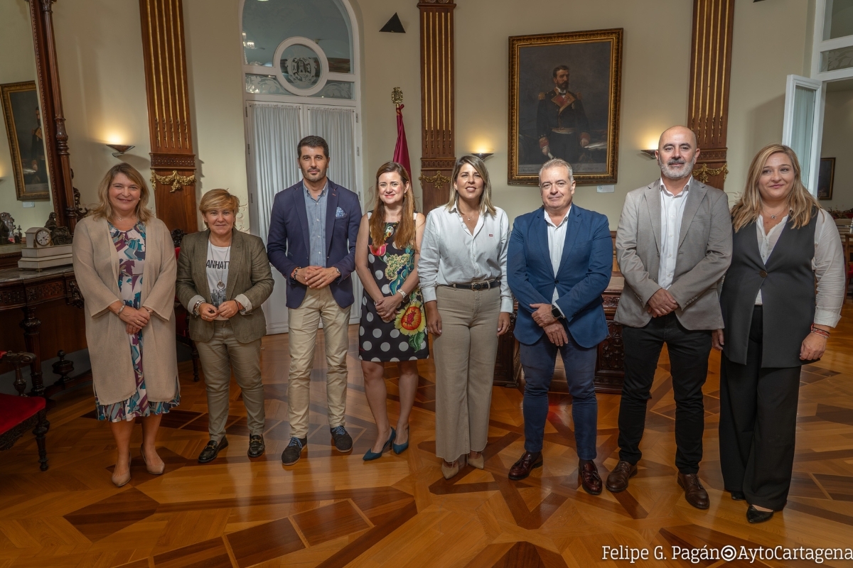 La alcaldesa recibe al nuevo Comité Ejecutivo de Hostelería y Turismo (HOYTÚ) - La alcaldesa recibe al nuevo Comité Ejecutivo de Hostelería y Turismo (HOYTÚ)