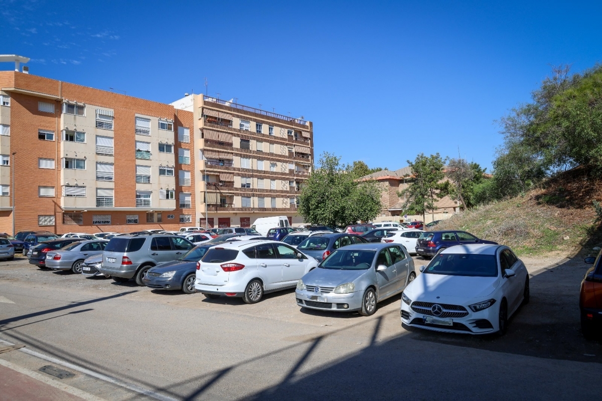 Torrent adquiere dos parcelas junto al puente del Safranar y creará un aparcamiento en superficie