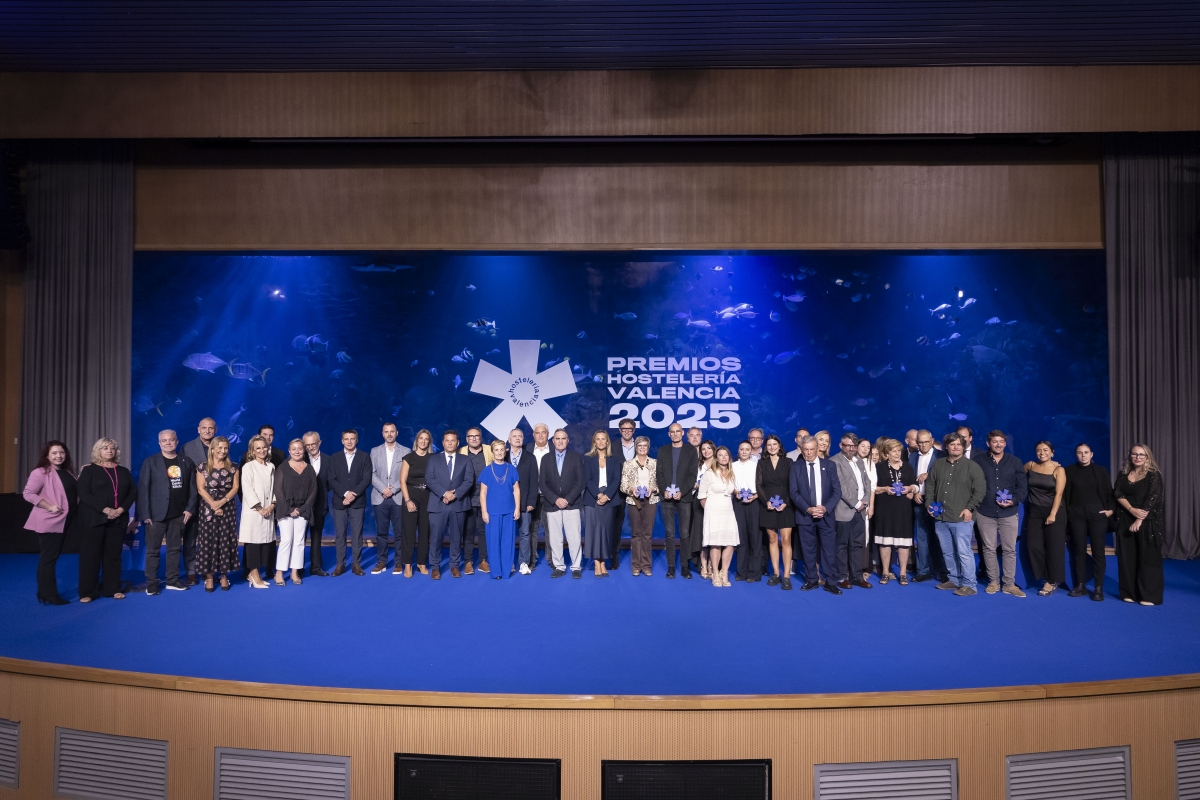 Hostelería Valencia reconoce a los referentes del sector en una gala con sabor a homenaje