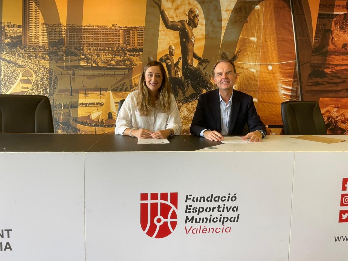 La Fundación Deportiva Municipal y KELME firman un convenio de colaboración para apoyar la labor del voluntariado deportivo de València