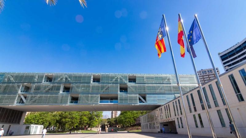 Finestrat suspende y Benidorm y la Vila cambian de ubicación los actos del 9 d'Octubre