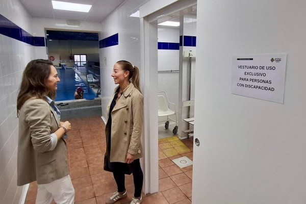 Castelló finaliza las obras de accesibilidad en los baños y vestuarios de la piscina municipal Castalia