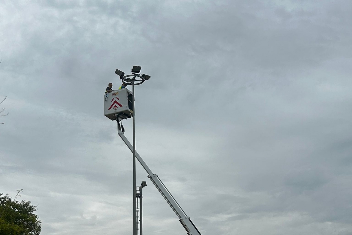 Vila-real repara els problemes elèctrics en la ciutat esportiva per a acabar amb les zones fosques