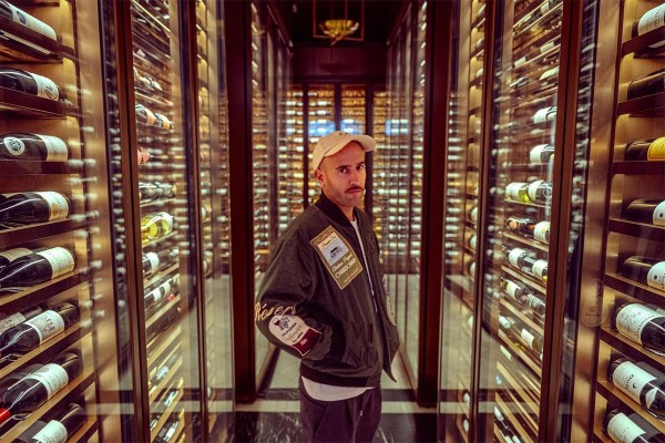 La vendimia 2025 de Vinos Alicante DOP ya tiene padrino: el artista Antonyo Marest