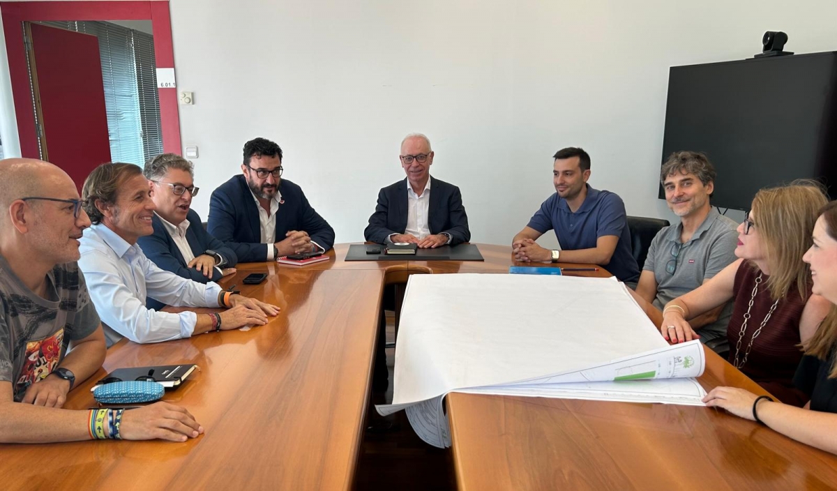 Reunión de Joven Futura con el Ayuntamiento de Murcia y el PSOE. - Foto: JOVEN FUTURA