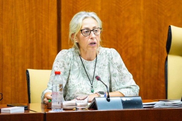 Moreno anuncia la dimisión de la consejera de Salud y una 