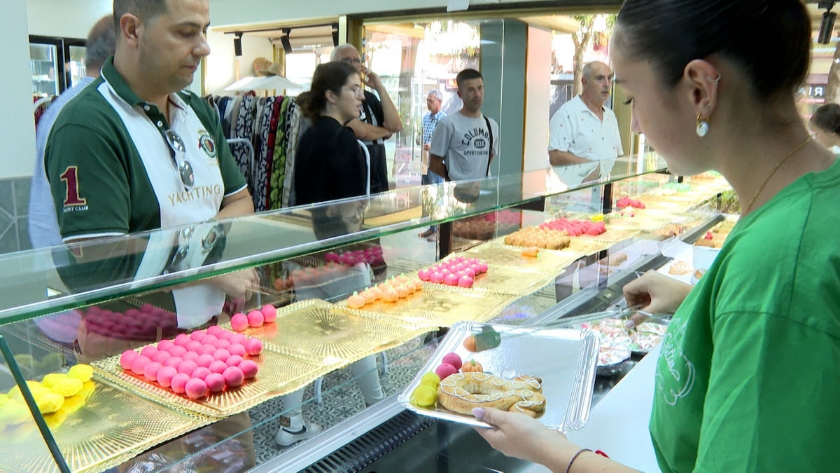 Pastelerías de la zona Dana celebran con ilusión la tradicional 'mocadorà': 