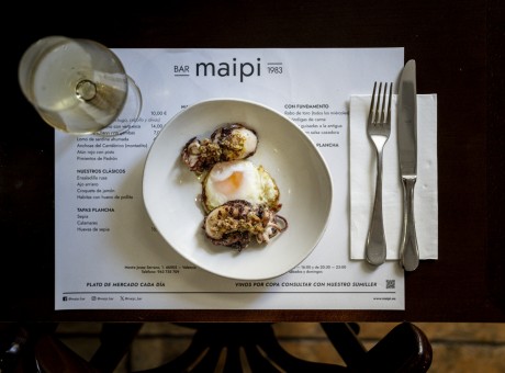 Sepieta con huevo frito en Maipi