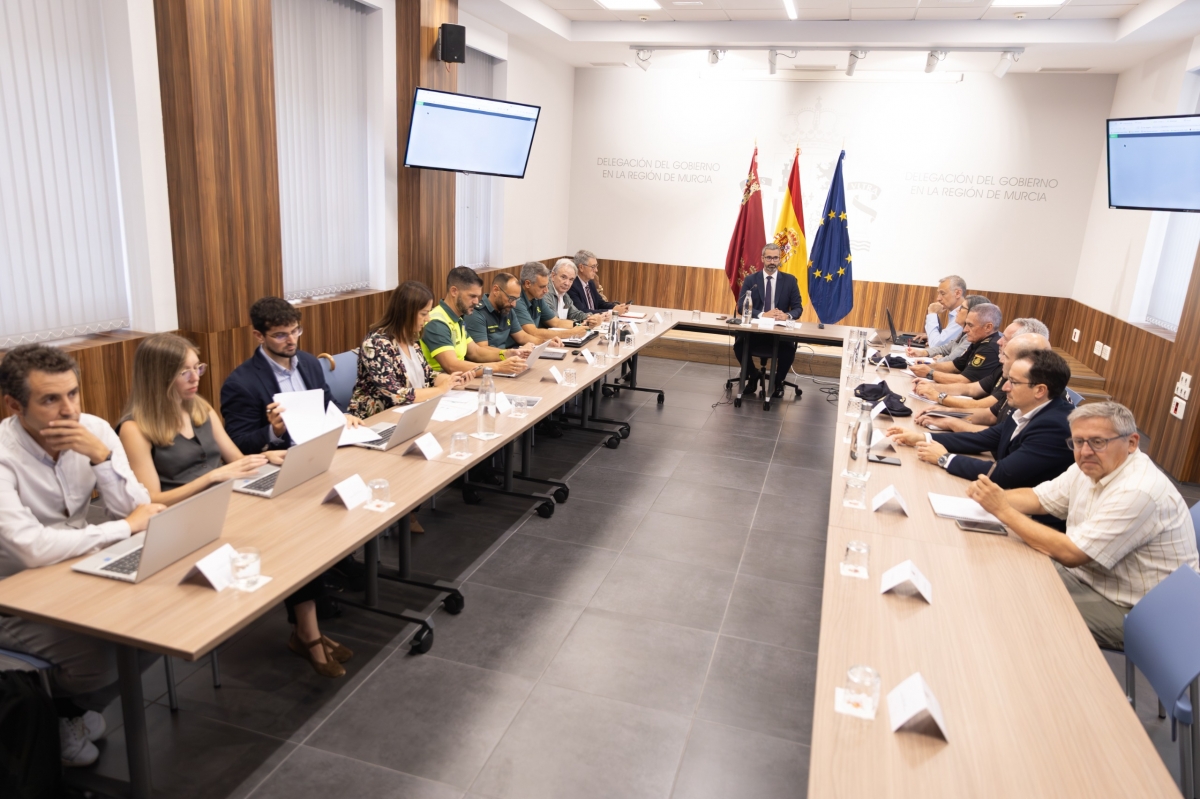 Lucas moviliza todos los recursos del Estado ante las lluvias y pide evitar desplazamientos innecesarios en la Región de Murcia