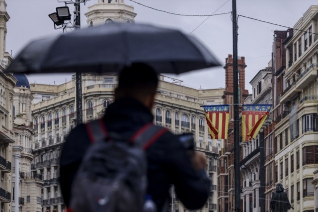 La Generalitat suspende las actividades de la Fiesta de la Hispanidad en la Comunitat por la alerta de lluvia