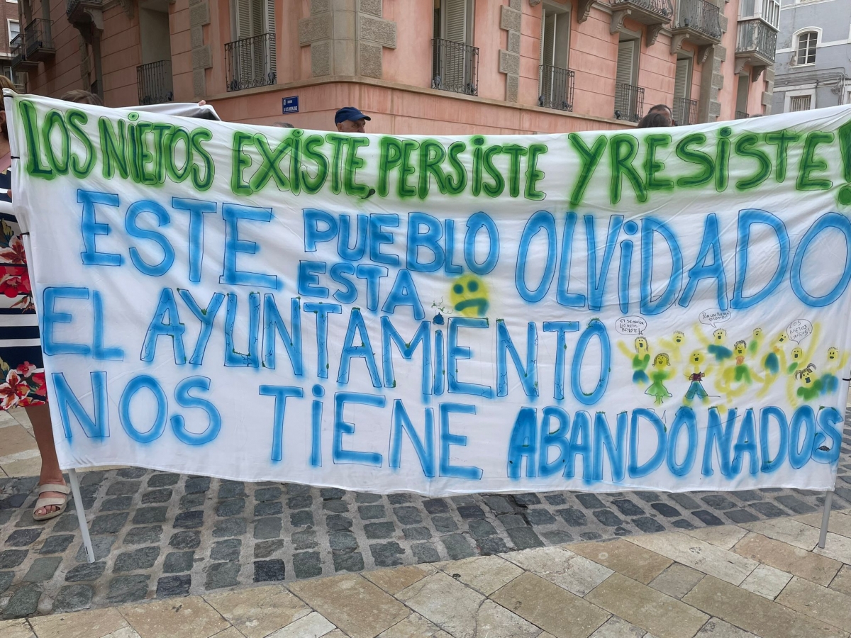 Imagen de la concentración en el Palacio Consistorial. - Foto: Murcia Plaza