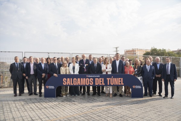 Los empresarios, el Consell y el Ayuntamiento de València piden que se acelere 