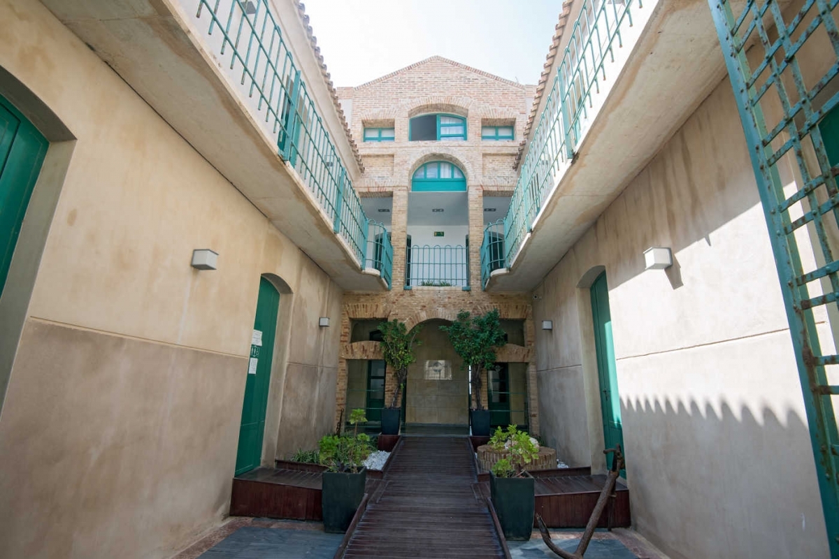 La 'puja millonaria' por el Hotel de Tabarca pierde otro aspirante y ya es cosa de seis (por ahora)  