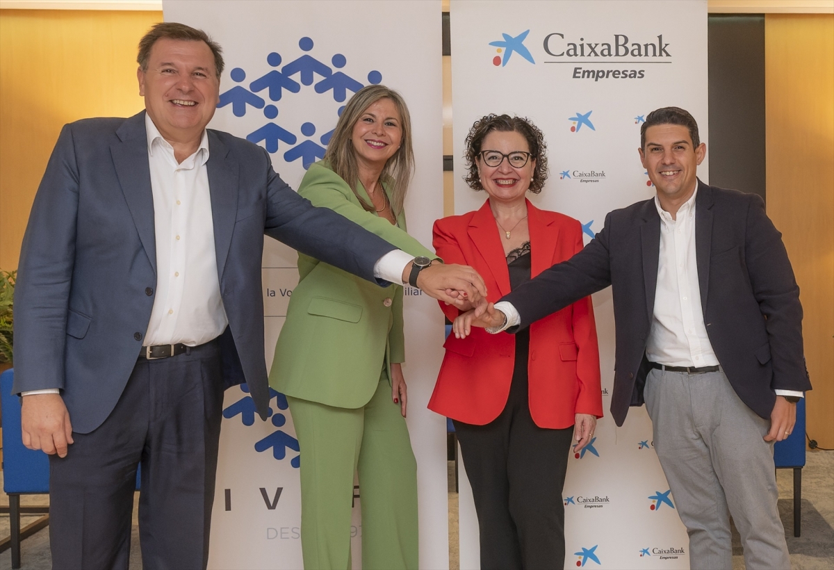 CaixaBank e Ivefa renuevan su colaboración para fortalecer el tejido empresarial familiar valenciano