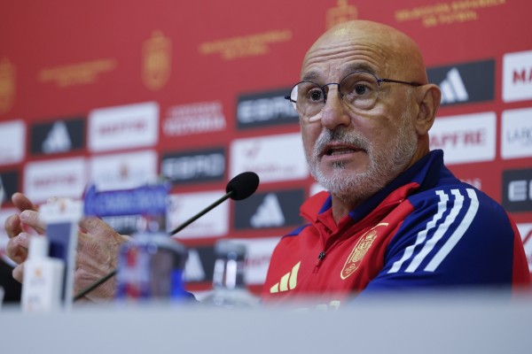 De la Fuente y Mikel Merino confían en que Elche pueda disfrutar de la Selección
