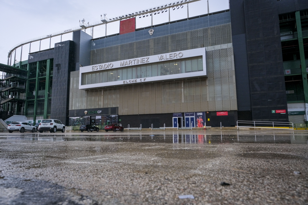 El Martínez Valero resiste sin problemas la primera embestida de la Dana 'Alice'