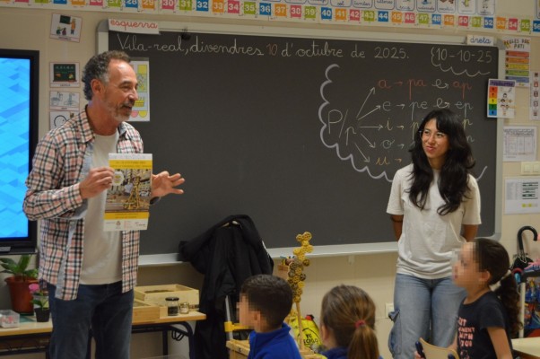 Vila-real apuesta por una escuela más sostenible con el reparto de 800 porta bocadillos reutilizables