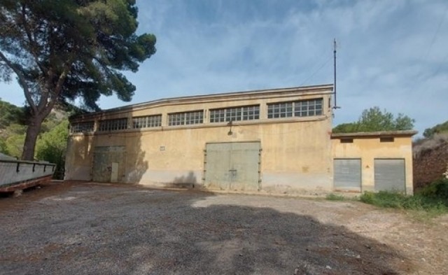 La cartagenera Jumabeda se encargará del derribo del antiguo taller de minas de los S-70, que sufre riesgo de colapso