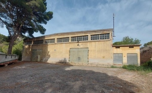 La cartagenera Jumabeda se encargará del derribo del antiguo taller de minas de los S-70, que sufre riesgo de colapso