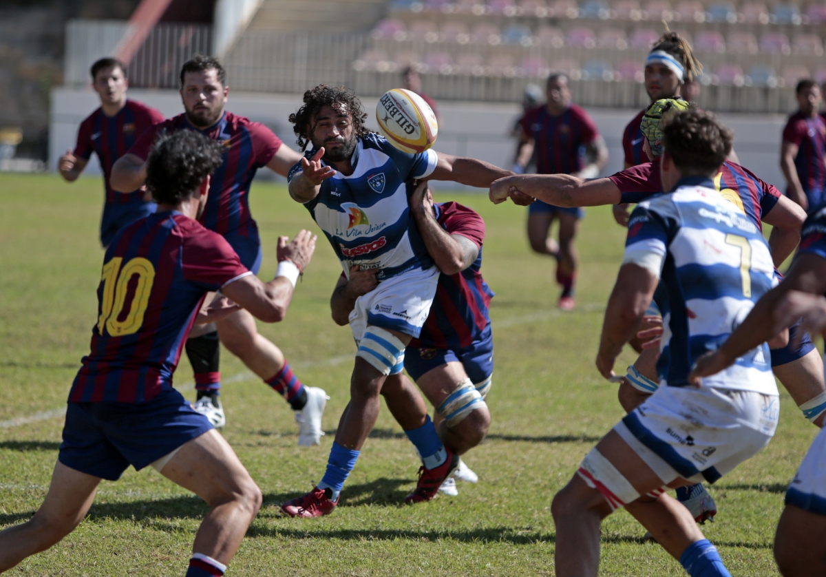 Un momento de encuentro ante el Barça - Foto: Fito González