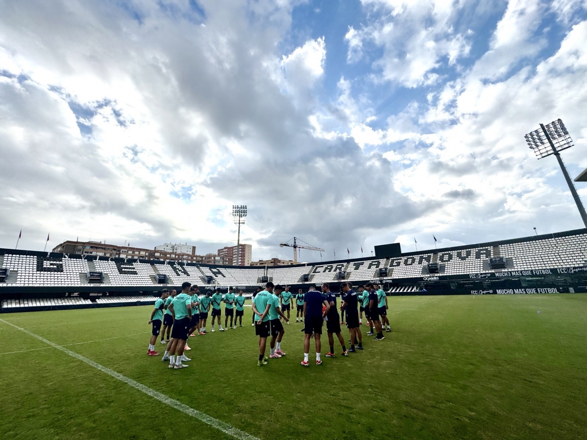  El Efesé, colíder en Primera RFEF, busca ante el Sevilla Atlético su primer triunfo a domicilio