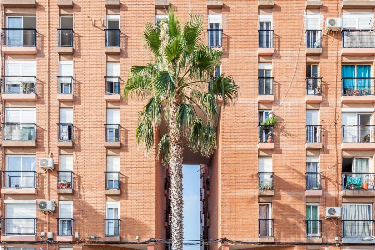 La Generalitat licita instalación de 300 sistemas de seguridad y alarmas para evitar ocupación ilegal en viviendas públicas