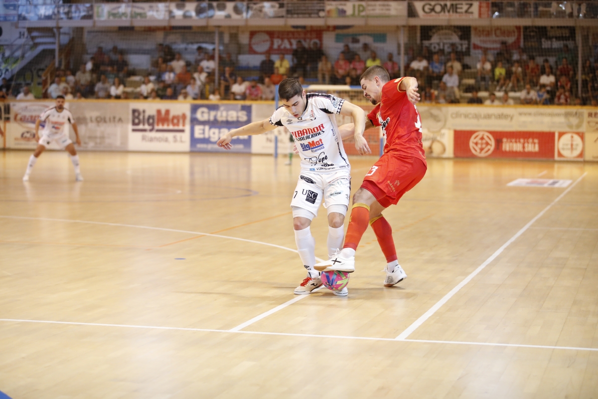 El Jimbee se deja el liderato en Galicia al perder un partido que ganaba a 23 segundos del final