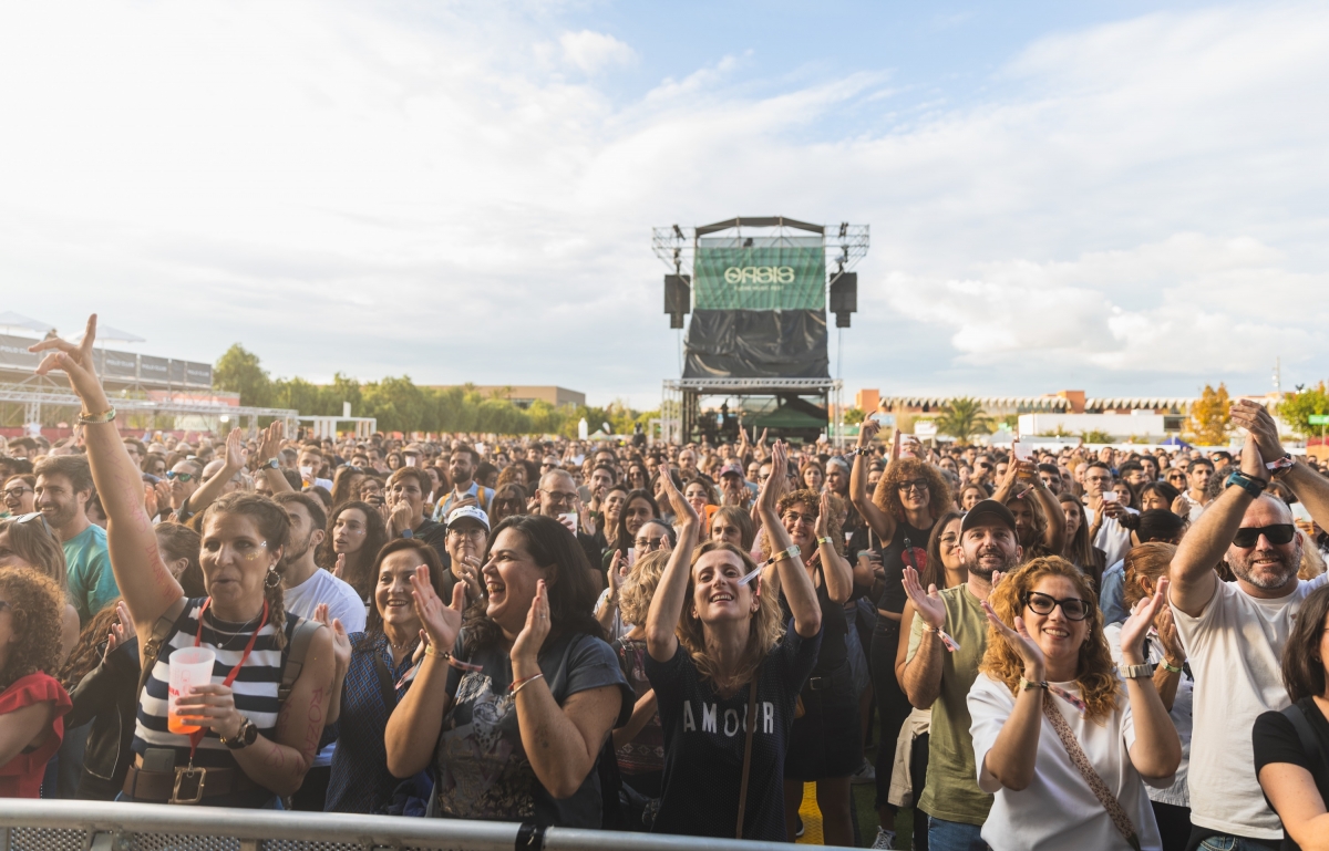 Público del concierto del Oasis en Elche en sábado.
