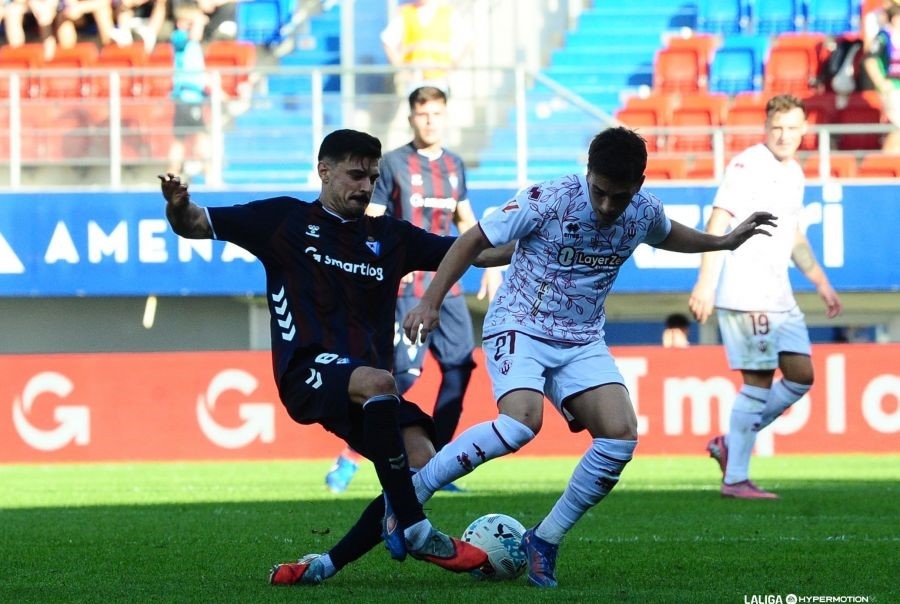 El Castellón da otra muestra de solidez y se lleva un punto tras perdonar en la primera parte