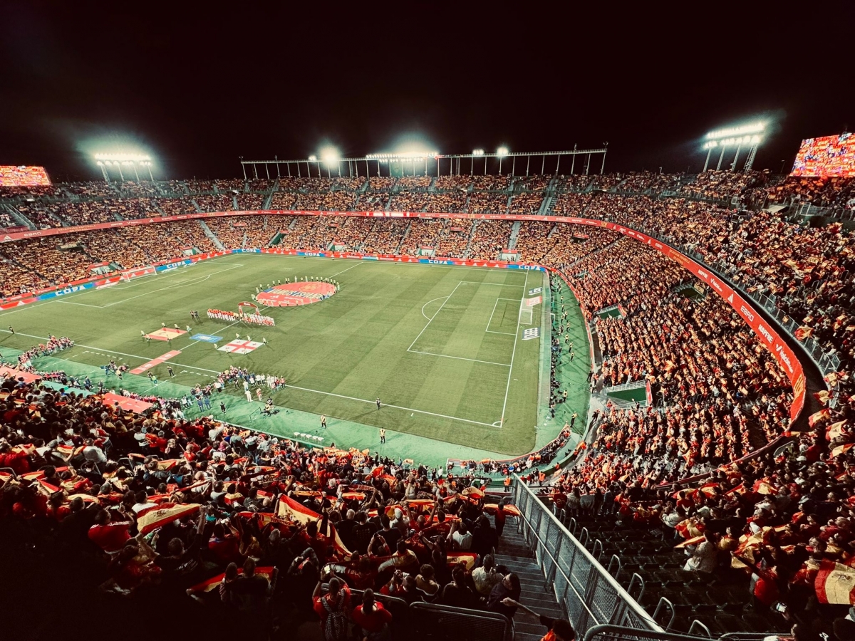 Panorámica del Martínez Valero antes del inicio del España-Georgia - Foto: PLAZA