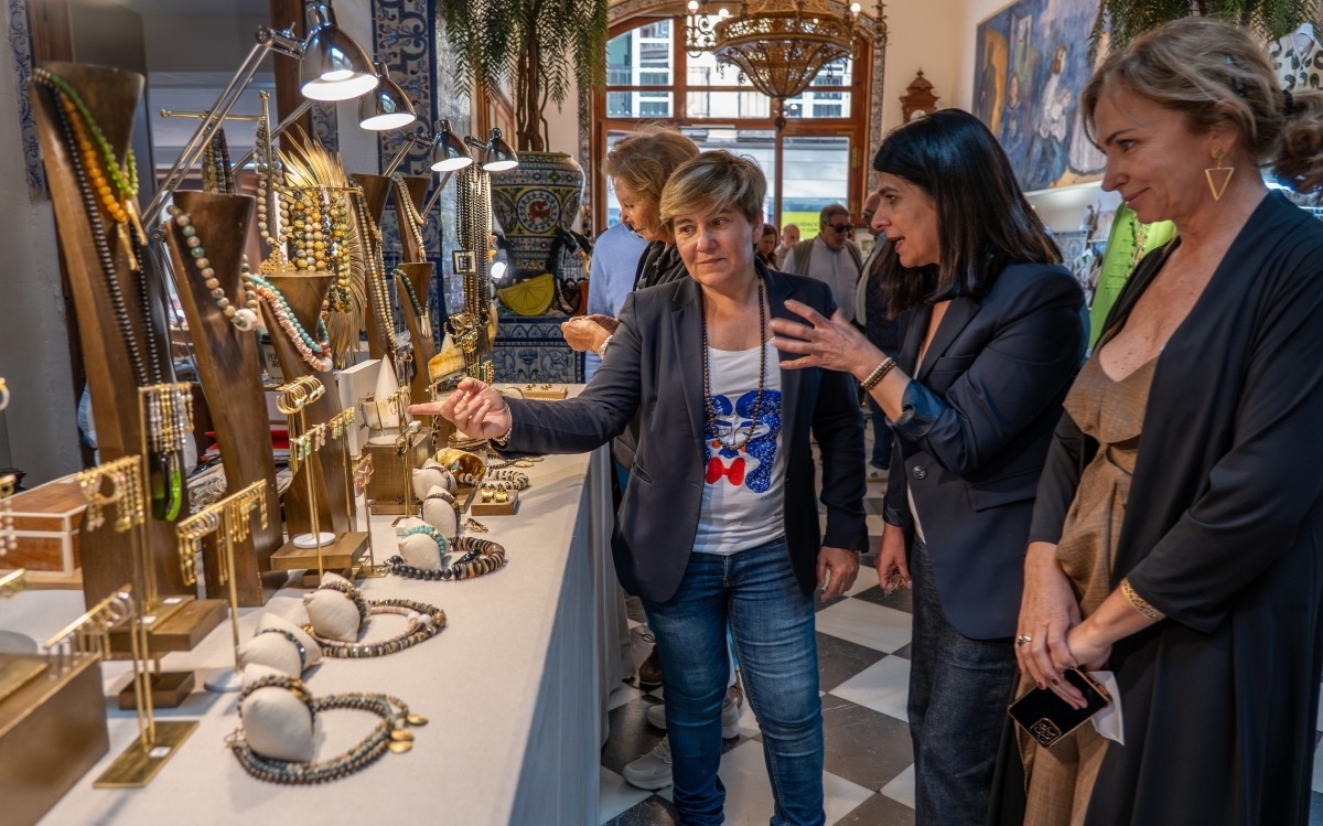 El Mercado del Encanto vuelve al Casino de Cartagena con moda, diseño independiente y artesanía nacional