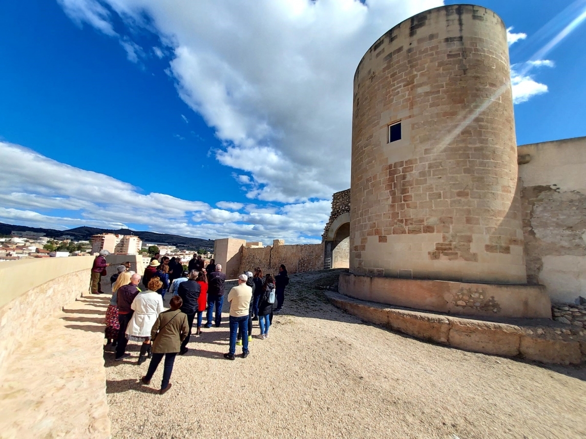 Elda invertirá 241.000 euros las obras del vallado y el nuevo centro de visitantes del castillo