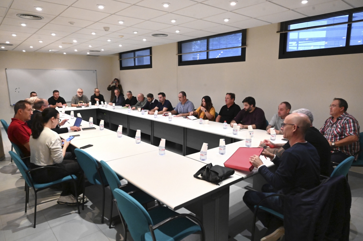 El azulejo negocia ya el nuevo convenio: patronal y sindicatos miran un acuerdo a largo plazo tras caer la jornada de 37,5 horas