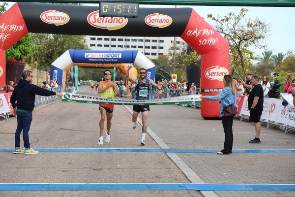 La penúltima prueba del Circuit de Carreres Populars Caixa Popular congrega más de 4.000 corredores en la XLVI Volta a Peu als Barris de Sant Marcel·lí i Sant Isidre