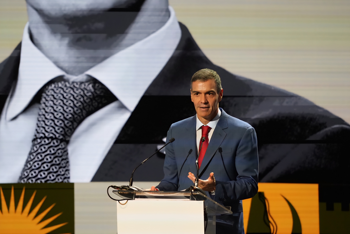 Sánchez admite que recibió pagos en efectivo 